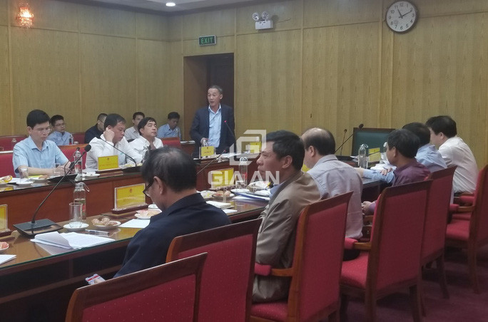 Chủ tịch UBND tỉnh Lâm Đồng Trần Văn Hiệp phát biểu tại cuộc họp hội đồng thẩm định dự án
