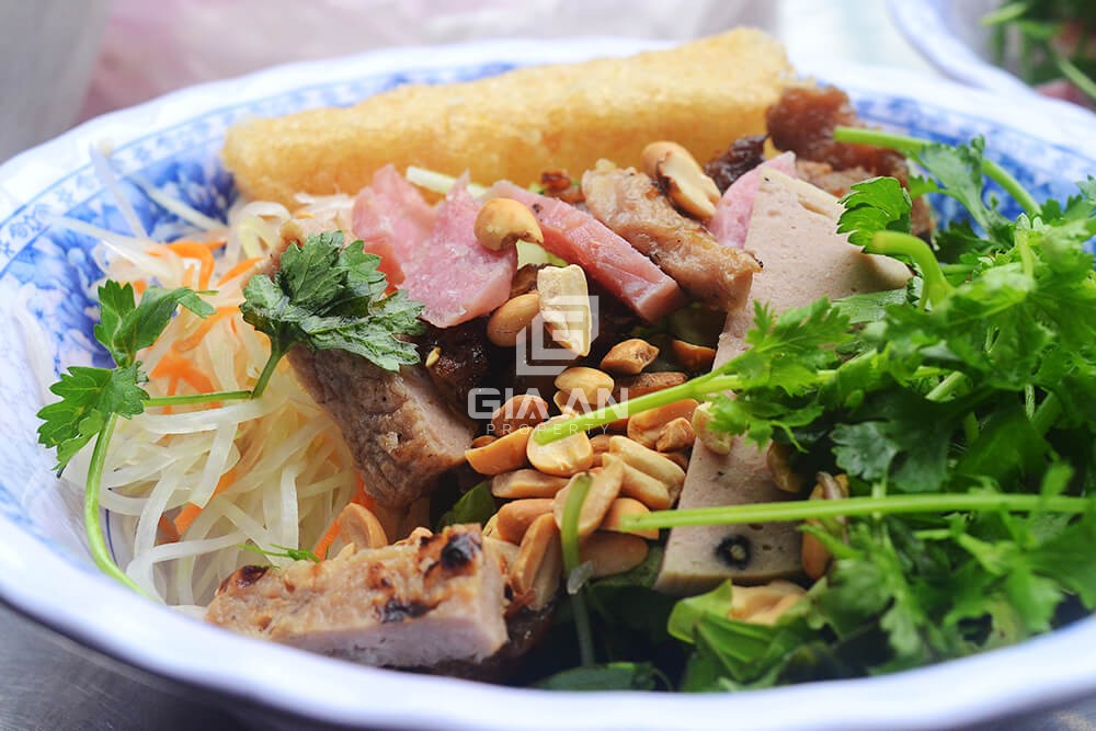 Đi Quy Nhơn ăn gì? TOP những món ăn nhìn thôi đã thèm - 23 Bún khô chất lượng ở Quy Nhơn